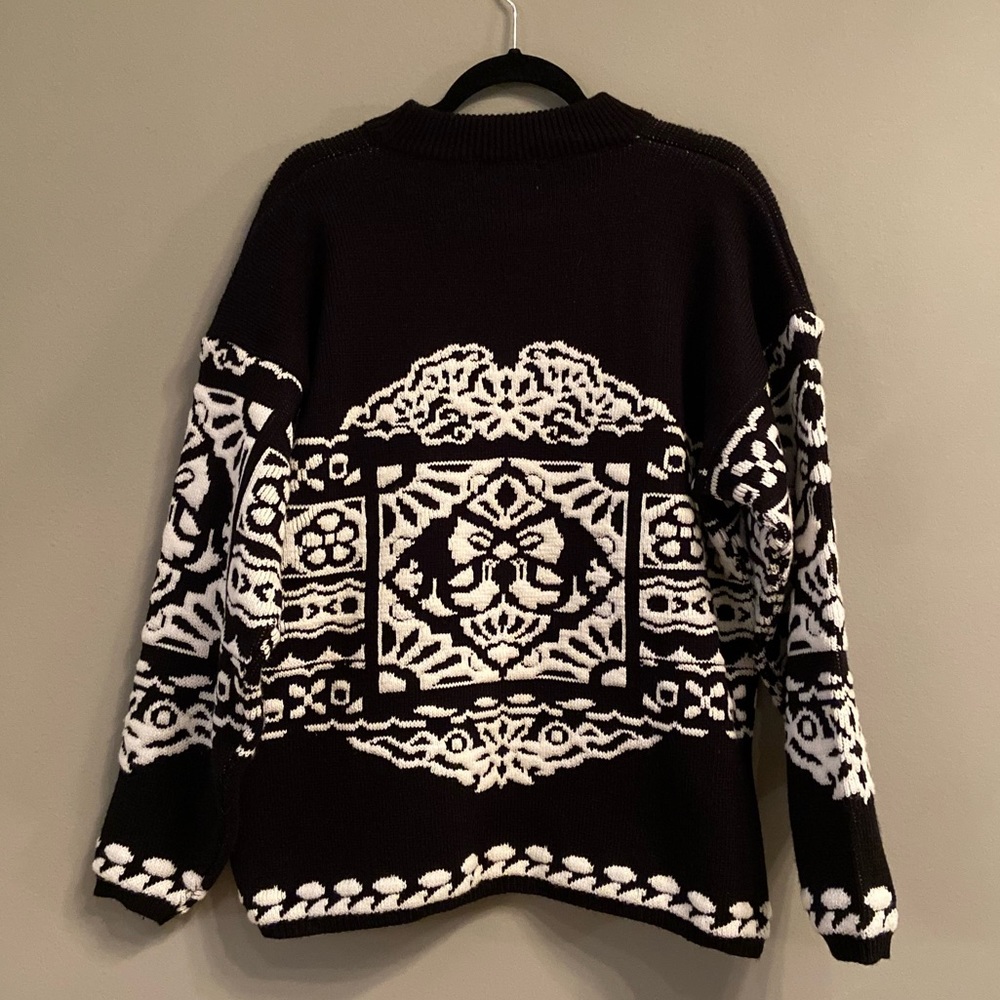 Black and White Knit Sweater - Picture 6 of 15